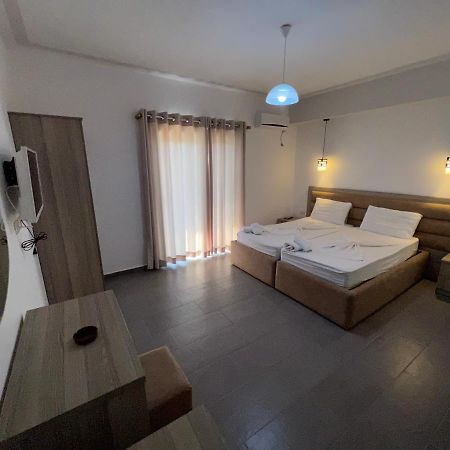 Hotel Irini Sarande Bagian luar foto