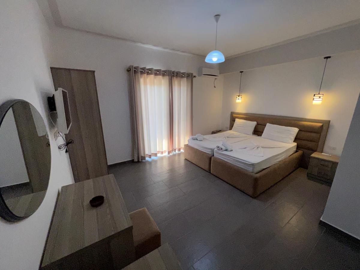 Hotel Irini Sarande Bagian luar foto