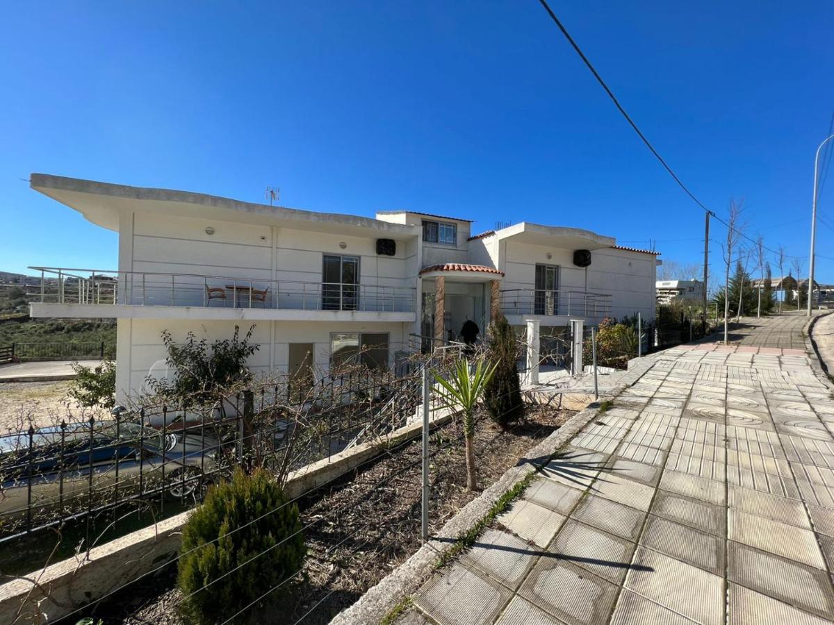 Hotel Irini Sarande Bagian luar foto