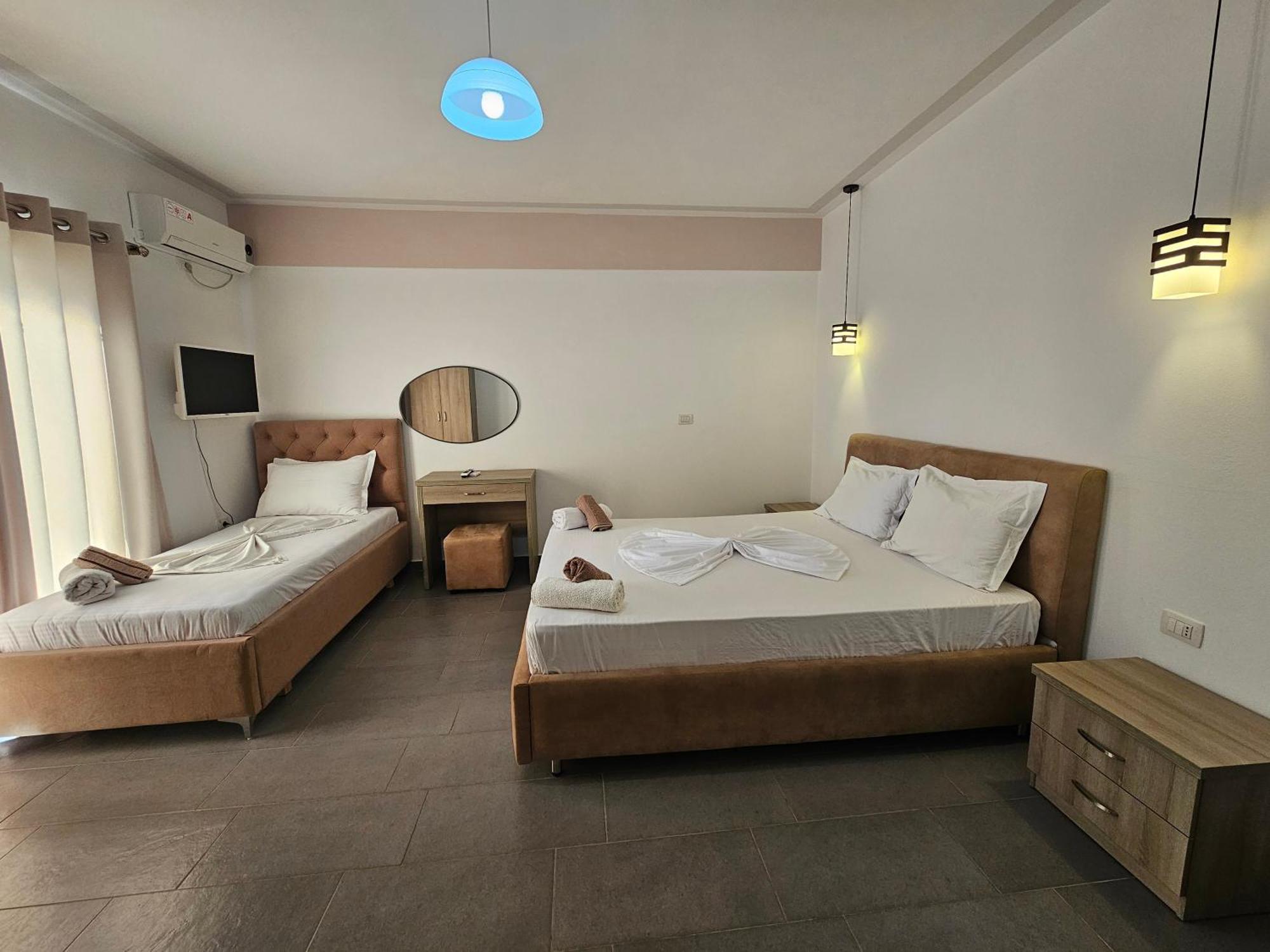 Hotel Irini Sarande Bagian luar foto
