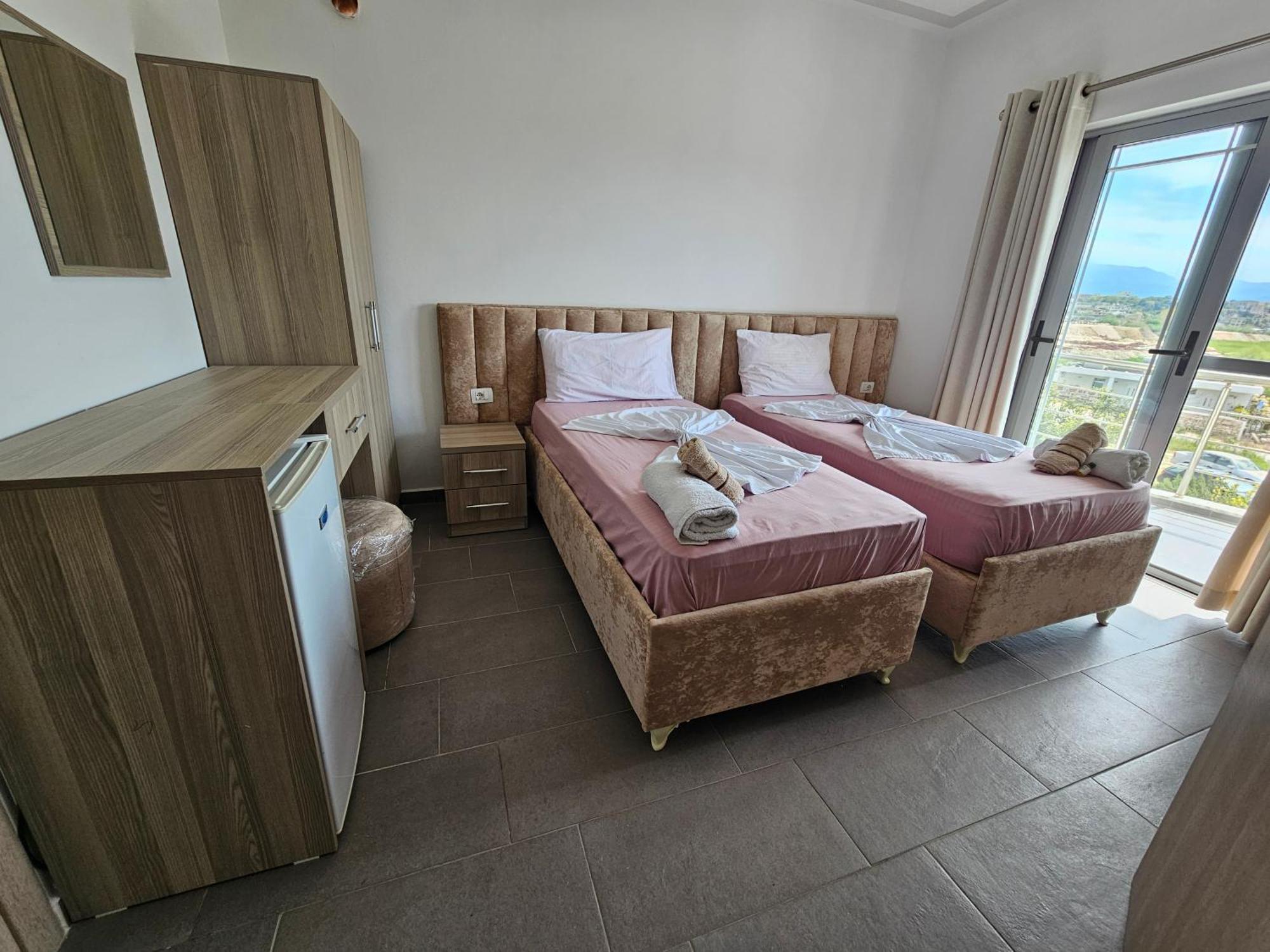 Hotel Irini Sarande Bagian luar foto