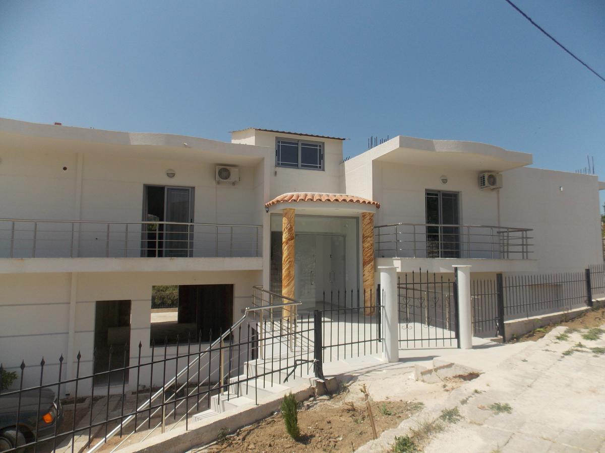 Hotel Irini Sarande Bagian luar foto