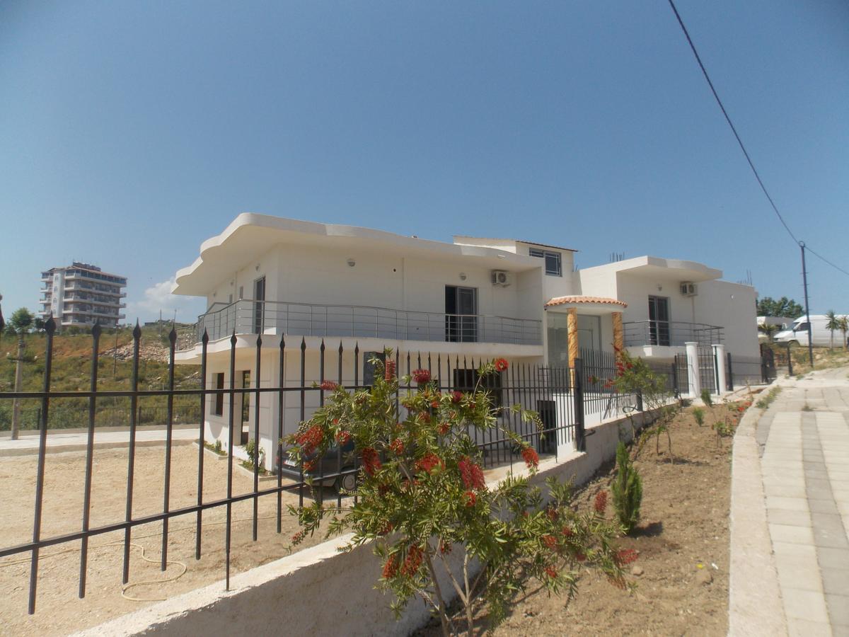 Hotel Irini Sarande Bagian luar foto
